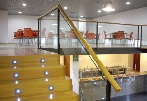 Aportamos ideas frescas e innovadoras sobre reformas integrales de viviendas, locales y oficinas, dotándoles de mayor diseño y confort en beneficio del cliente.