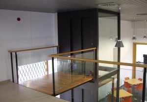 Aportamos ideas frescas e innovadoras sobre reformas integrales de viviendas, locales y oficinas, dotándoles de mayor diseño y confort en beneficio del cliente.