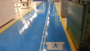 Pavimentos de resina epoxi industriales que se destacan por su alto rendimiento en ambientes agresivos por su gran resistencia a impactos, abrasión o vertidos.